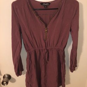 Short dress with zipper